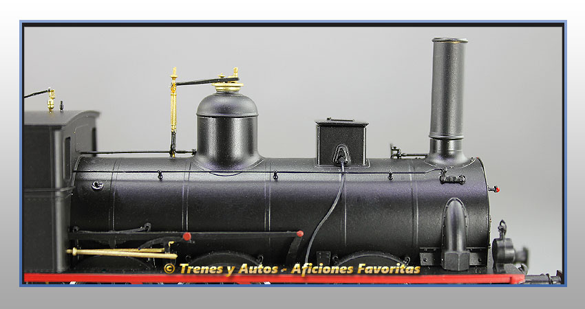 Locomotora vapor con ténder 030-2305 - Renfe