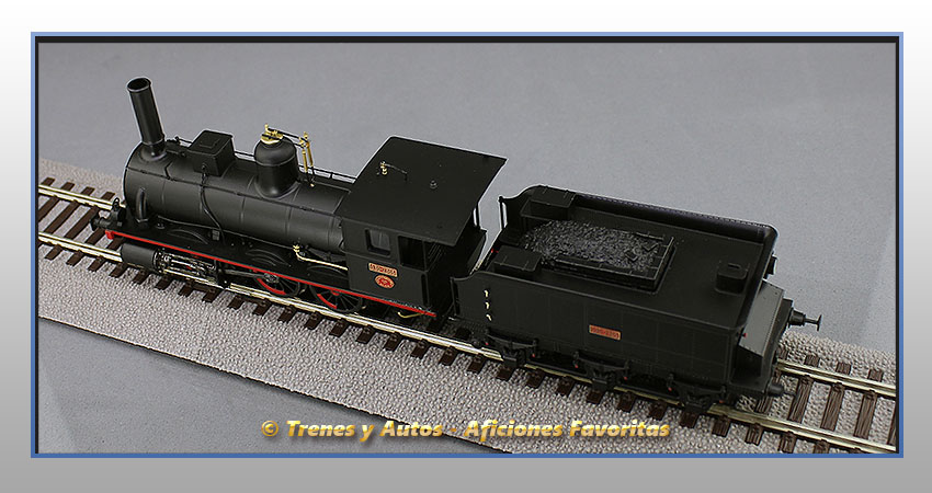 Locomotora vapor con ténder 030-2305 - Renfe