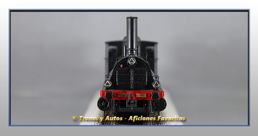 Locomotora vapor con ténder 030-2264 - Renfe