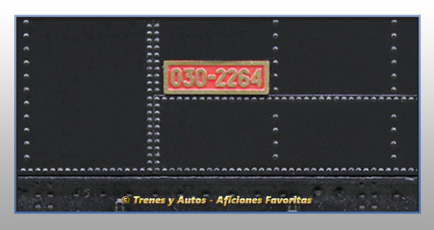 Locomotora vapor con ténder 030-2264 - Renfe