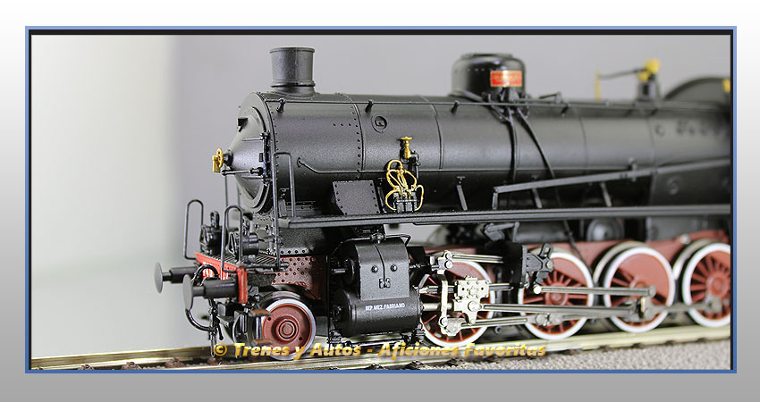 Locomotora vapor Serie GR.740 con quitanieves - FS