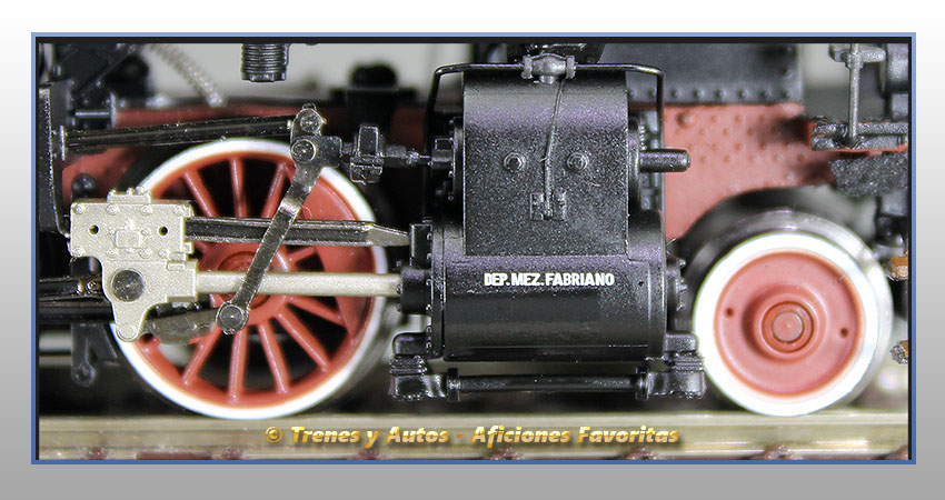 Locomotora vapor Serie GR.740 con quitanieves - FS