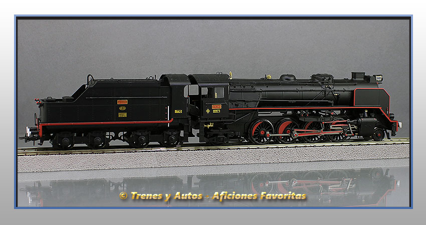 Locomotora vapor con ténder Serie 141F Mikado - Renfe
