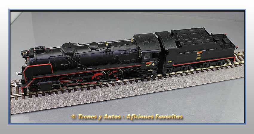 Locomotora vapor con ténder Serie 141F Mikado - Renfe