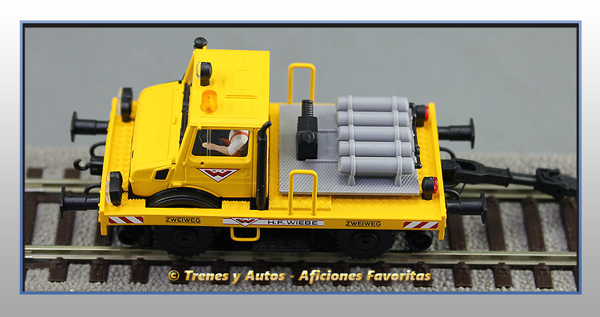 Máquina vía Unimog con remolque hilo catenaria - Grupo Zagro - DB