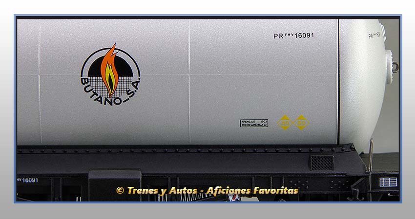 Vagones cisterna gases licuados Tipo 300000 "Butano SA" - Renfe