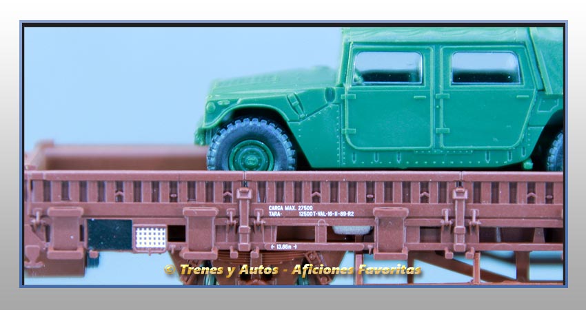 Vagón plataforma telero Tipo Ks Carga 2 vehículos Hummer - Renfe