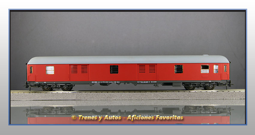 Furgón equipajes D8 8000 - Renfe
