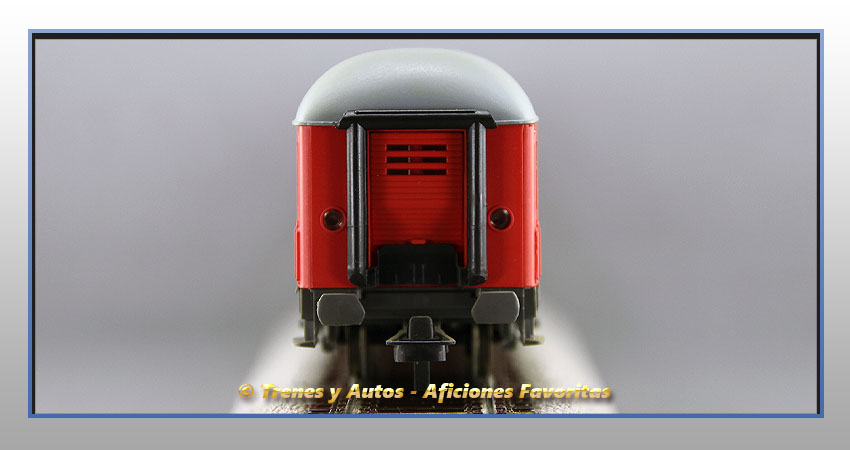 Furgón equipajes D8 8000 - Renfe