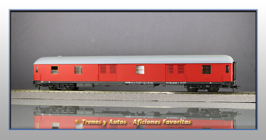 Furgón equipajes D8 8000 - Renfe