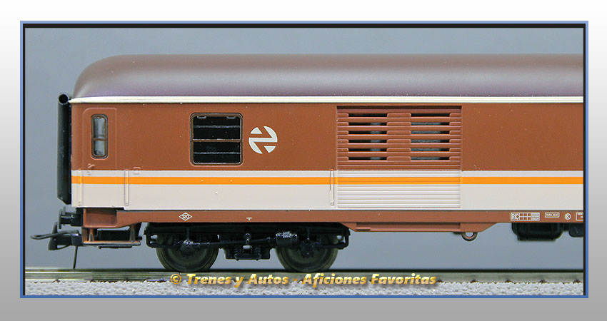 Furgón equipajes Serie 8000 D8-8073 "Estrella" - Renfe