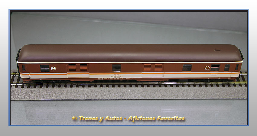Furgón equipajes Serie 8000 D8-8073 "Estrella" - Renfe