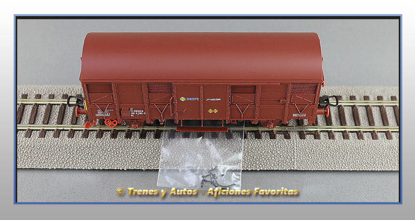Vagón cerrado Tipo J2 persianas cerradas - Renfe