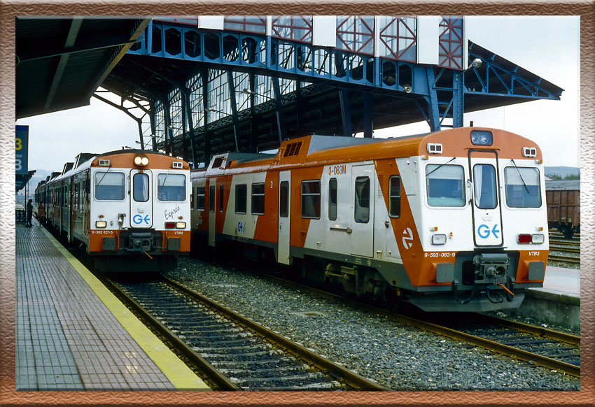 Automotor diésel Serie 592 UN Regionales - Renfe