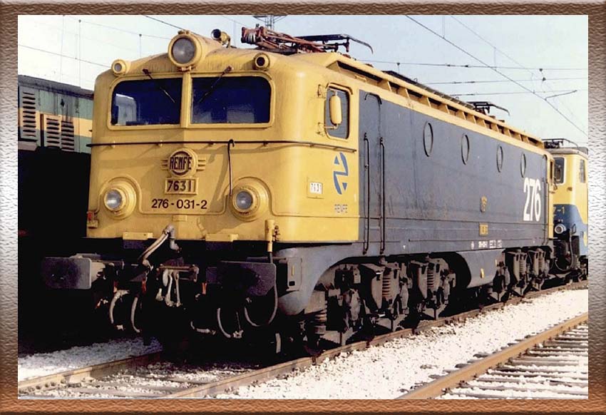 Locomotora eléctrica 276 031-2 TAXI - Renfe