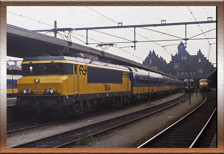 Locomotora eléctrica 1604 _NS