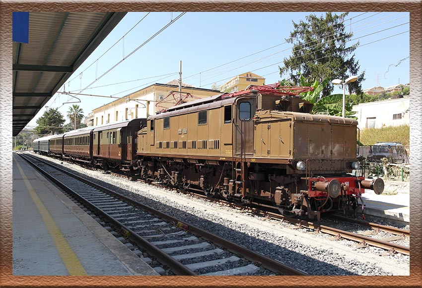 Locomotora eléctrica E 626 - FS