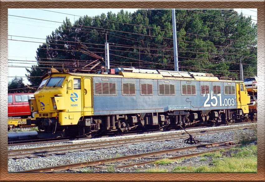 Locomotora eléctrica 251.003-0 - Renfe