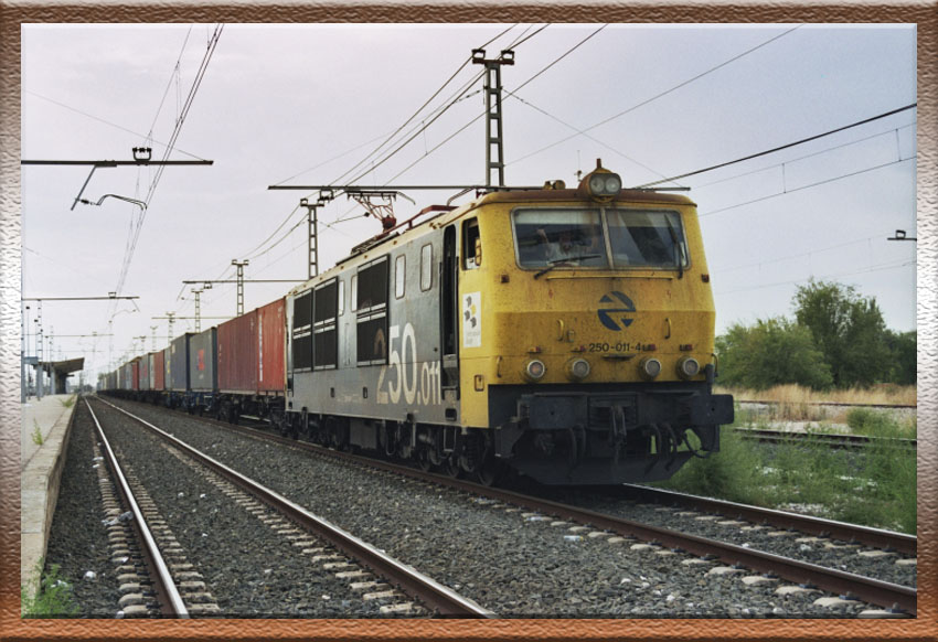 Locomotora eléctrica 250-011-4 "Mercancías" - Renfe